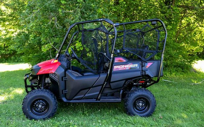2026 Pioneer 700 Deluxe - Honda