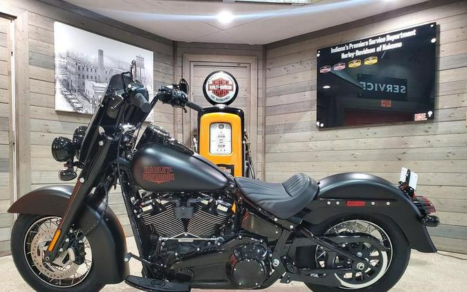 2026 Harley-Davidson® FLHD - Deadwood™