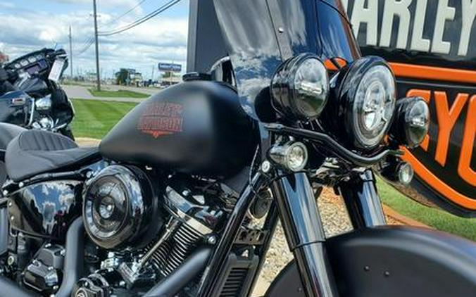 2026 Harley-Davidson® FLHD - Deadwood™