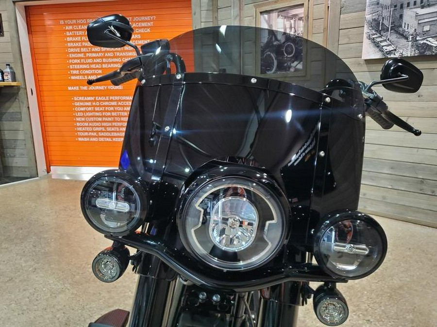 2026 Harley-Davidson® FLHD - Deadwood™