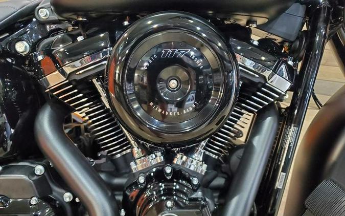 2026 Harley-Davidson® FLHD - Deadwood™
