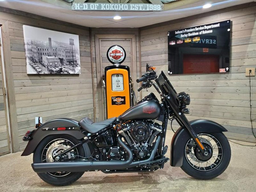 2026 Harley-Davidson® FLHD - Deadwood™