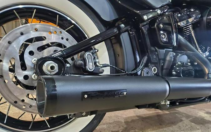 2026 Harley-Davidson® FLHD - Deadwood™