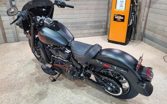 2026 Harley-Davidson® FLHD - Deadwood™