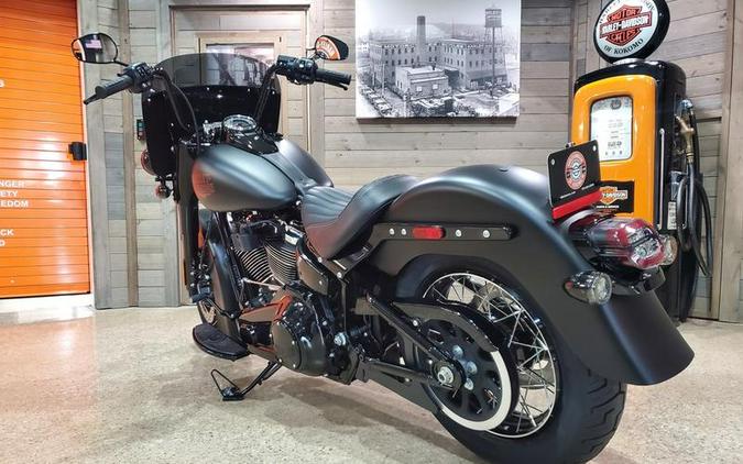 2026 Harley-Davidson® FLHD - Deadwood™
