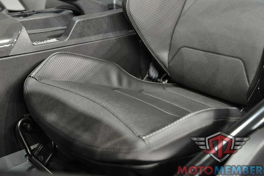 2025 Polaris Slingshot® R (Manual)