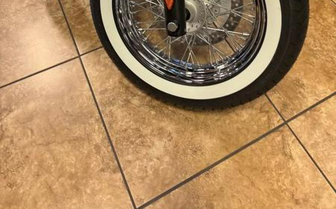 2026 Kawasaki Vulcan® 900 Classic