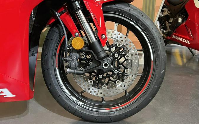 2026 Honda CBR650R E-Clutch