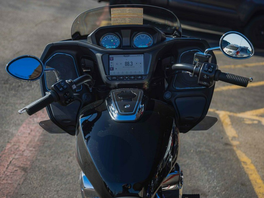 2025 Indian Motorcycle® Challenger Base