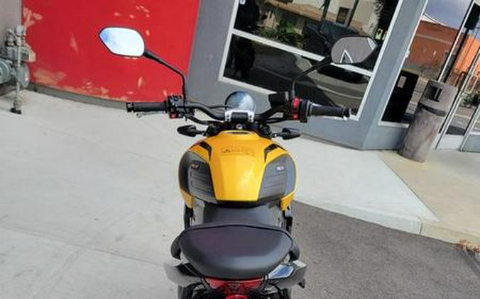 2026 Triumph Trident 660 Cosmic yellow