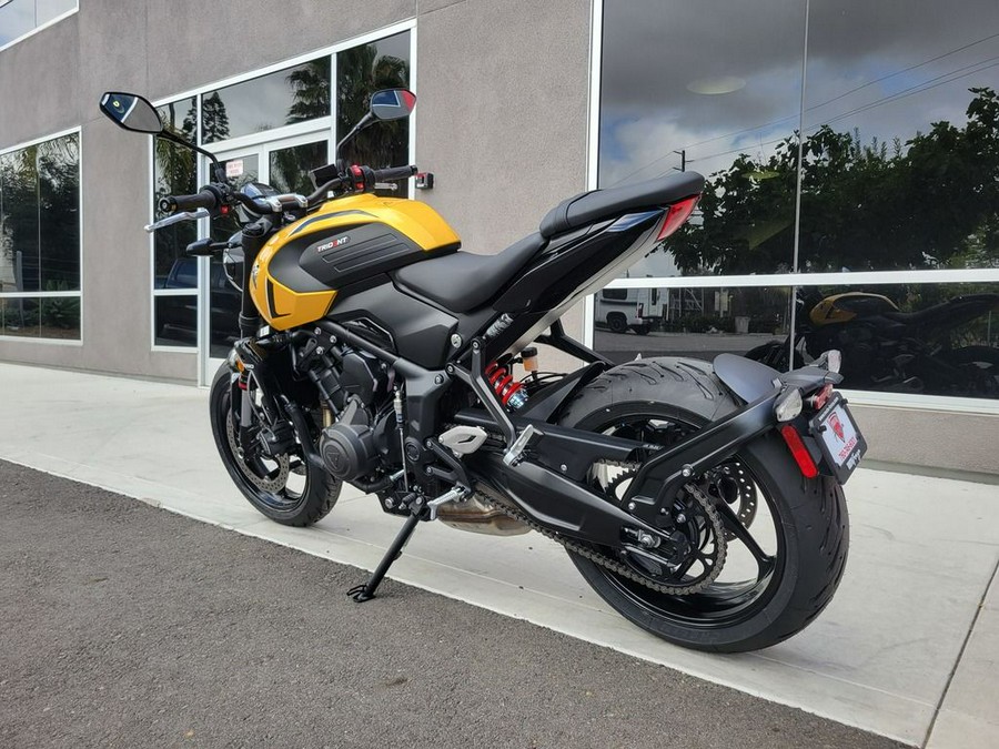 2026 Triumph Trident 660 Cosmic yellow
