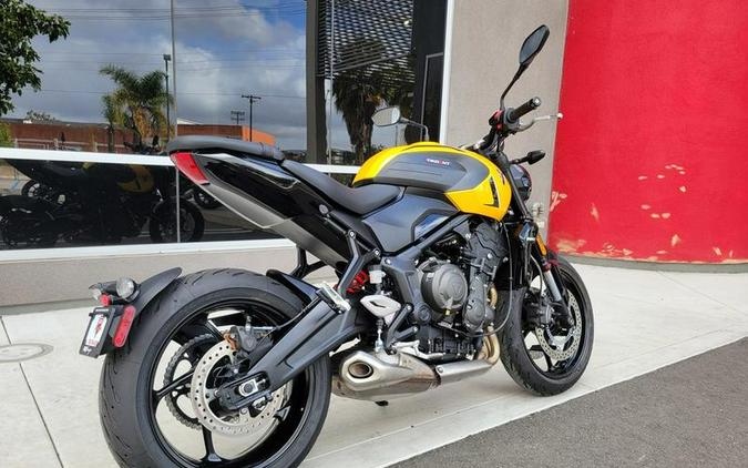 2026 Triumph Trident 660 Cosmic yellow