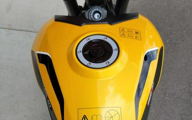 2026 Triumph Trident 660 Cosmic yellow