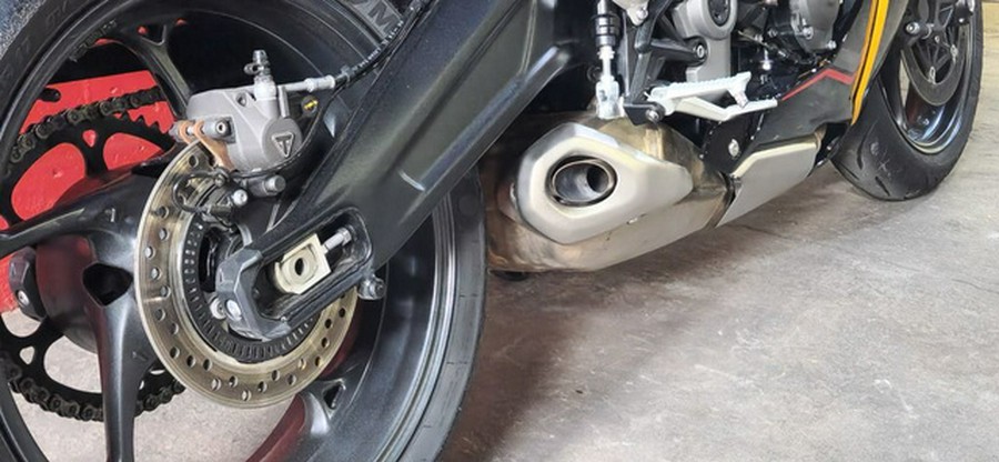 2026 Triumph Daytona 660 Sapphire Black