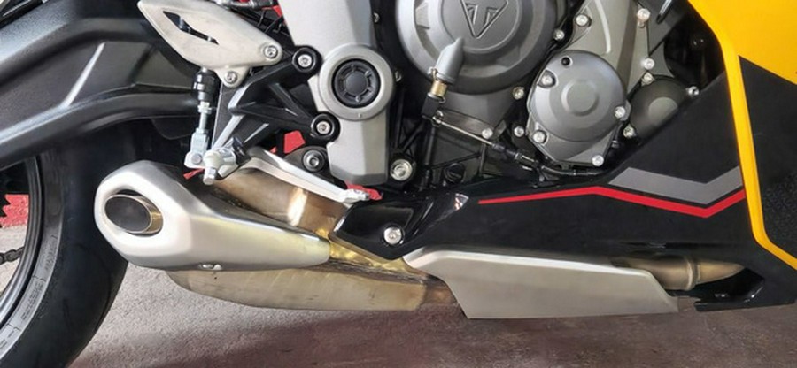 2026 Triumph Daytona 660 Sapphire Black