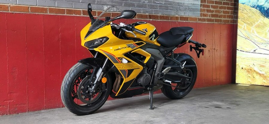 2026 Triumph Daytona 660 Sapphire Black