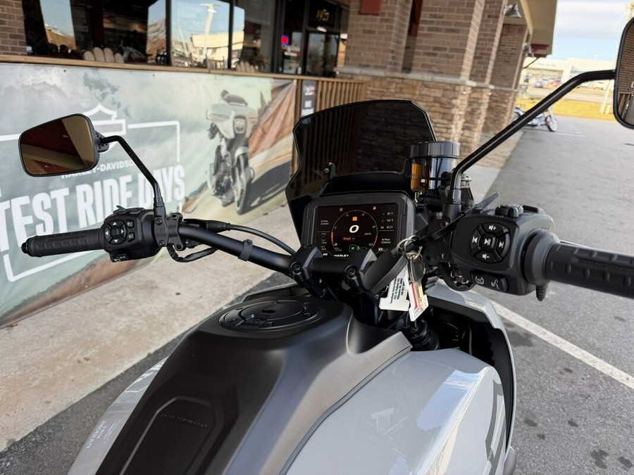 2025 Harley-Davidson® Pan America® 1250 ST Billiard Gray