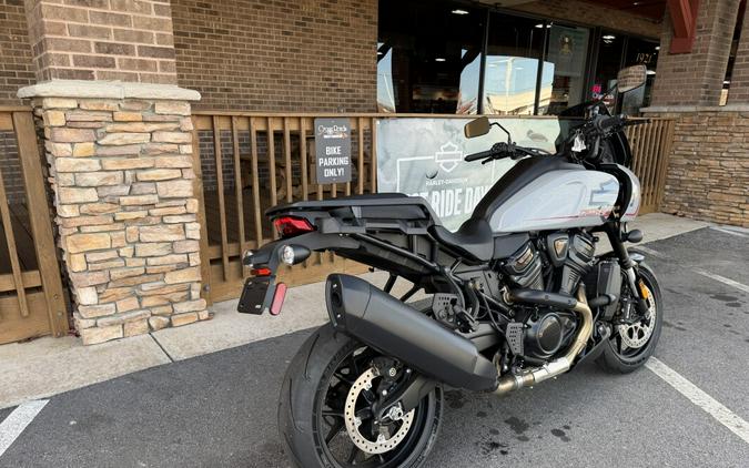 2025 Harley-Davidson® Pan America® 1250 ST Billiard Gray