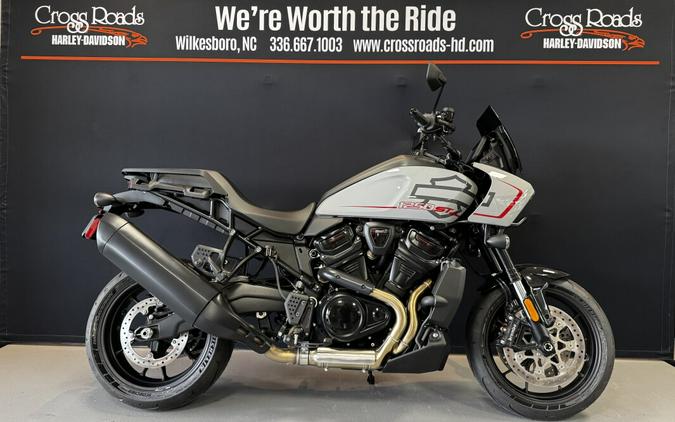 2025 Harley-Davidson® Pan America® 1250 ST Billiard Gray