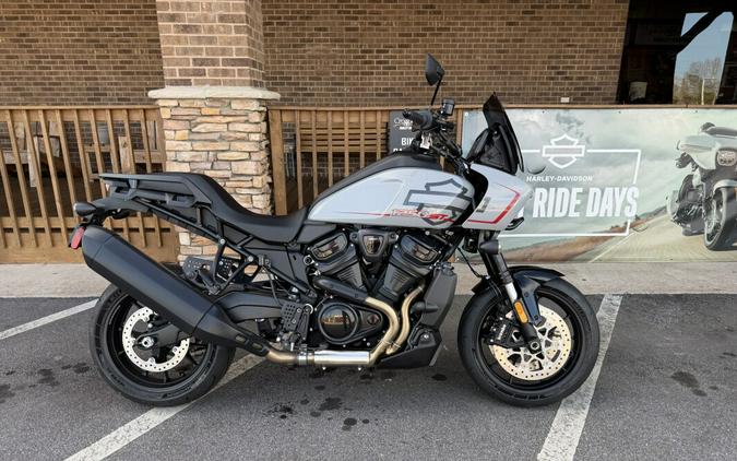 2025 Harley-Davidson® Pan America® 1250 ST Billiard Gray