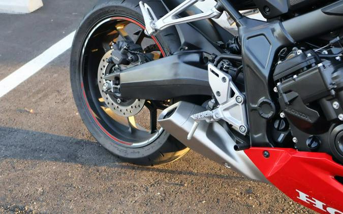 2025 HONDA CBR 650 R E-CLUTCH