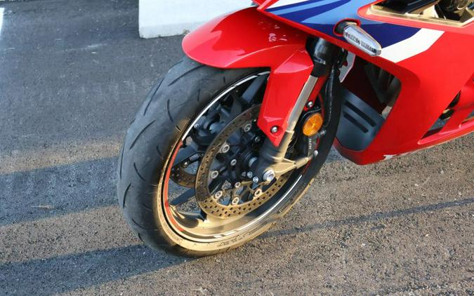 2025 HONDA CBR 650 R E-CLUTCH