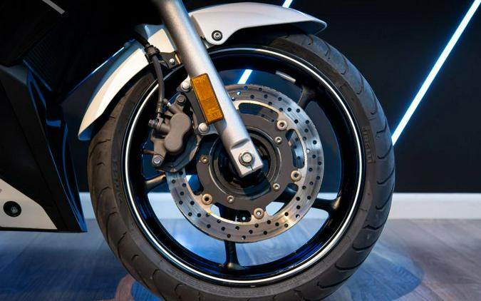 2013 Yamaha FZ6R Blue/White