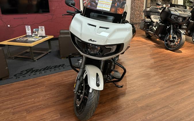 2026 Indian Motorcycle CHALLENGER DH 112, CHALK/BLK MTLLC, 49ST Dark HorseĀ® with PowerBand Audio Package