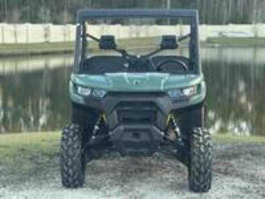 2025 Can-Am® Defender DPS HD10 Compass Green