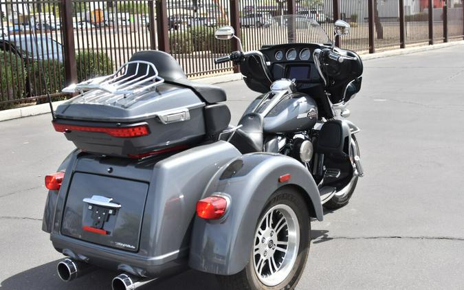 2022 Harley-Davidson Tri Glide Ultra Gauntlet Gray Metallic/Vivid Black