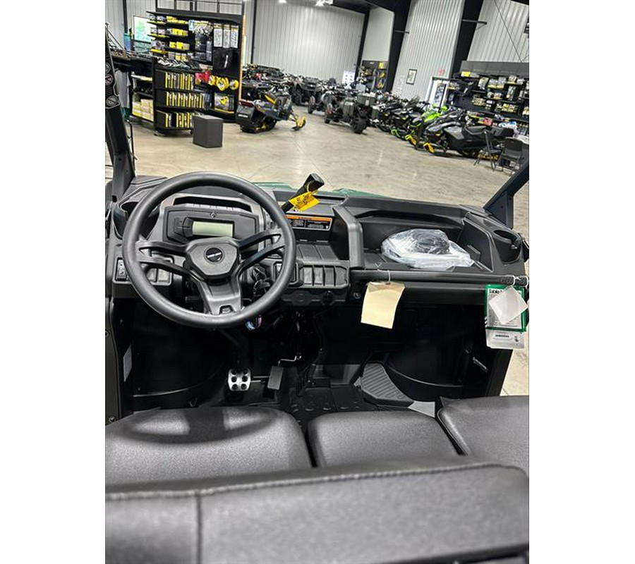 2025 Can-Am Defender MAX HD7