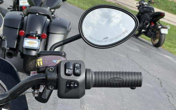 2026 Indian Motorcycle® Sport Chief RT Black Smoke