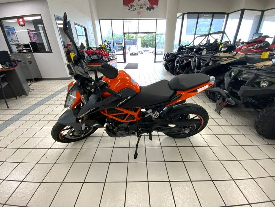 2023 KTM Duke 390