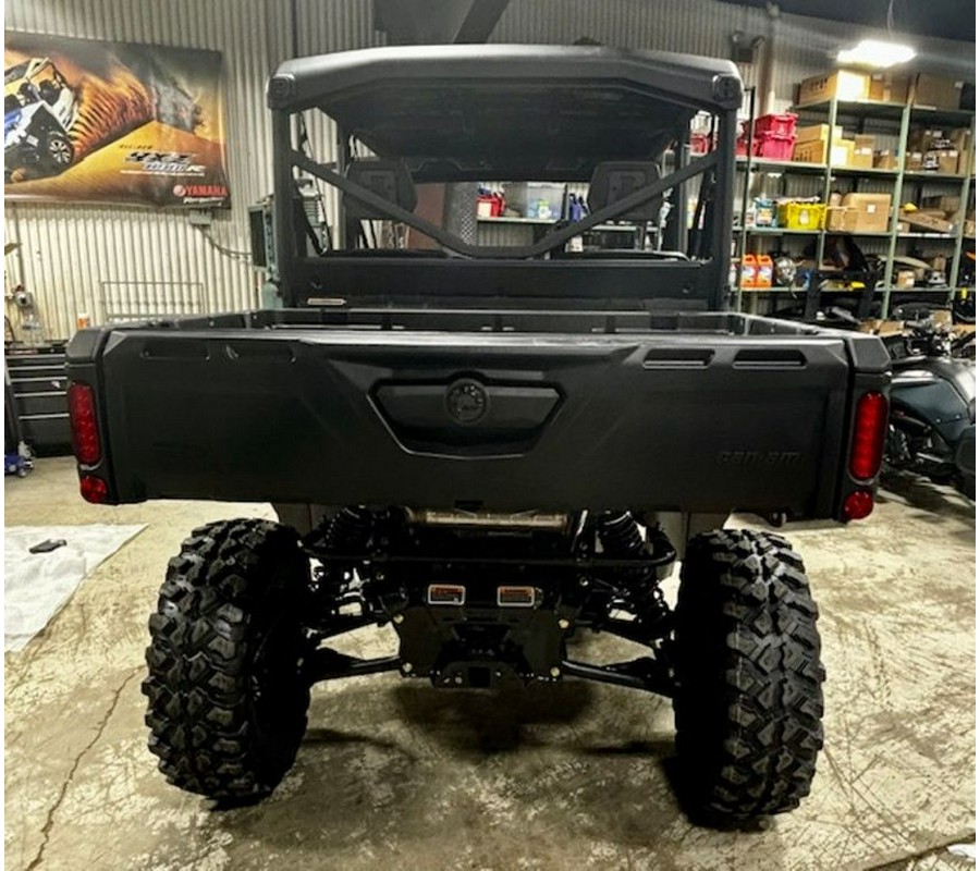 2025 Can-Am® Defender MAX Lone Star HD10