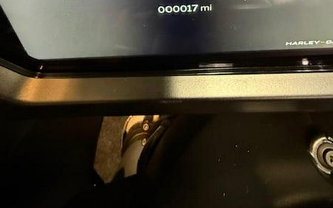 2025 Harley-Davidson® FLTRX - Road Glide®