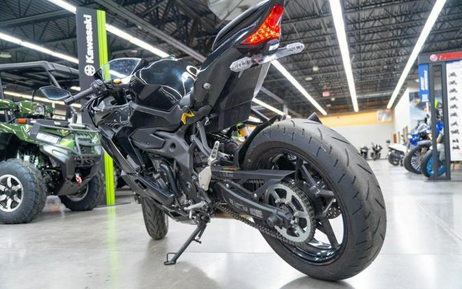 2025 Kawasaki NINJA ZX-4R ABS