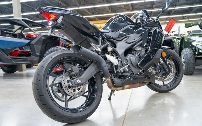 2025 Kawasaki NINJA ZX-4R ABS