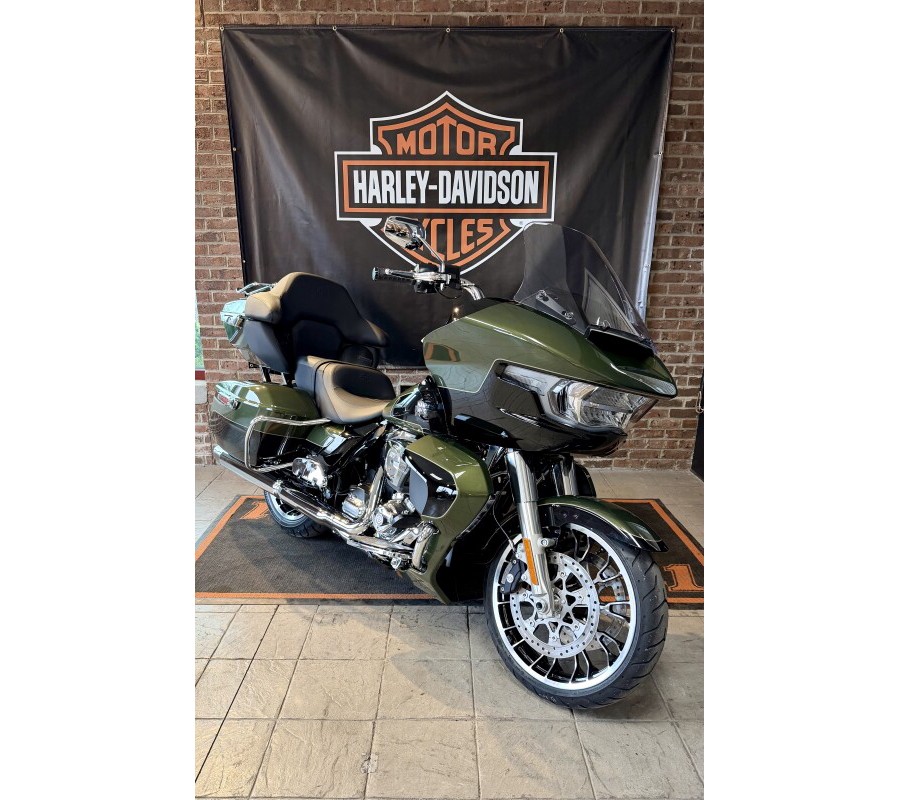 2026 Harley-Davidson Road Glide Limited Olive Steel Metallic / Vivid Black Chrome Trim