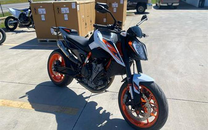 2021 KTM 890 Duke R