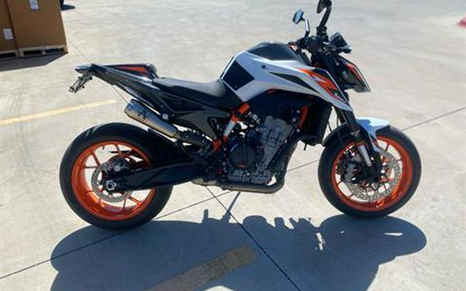 2021 KTM 890 Duke R