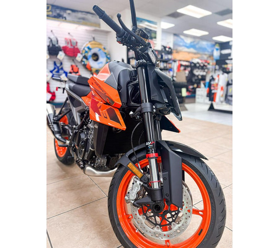 2024 KTM 990 Duke