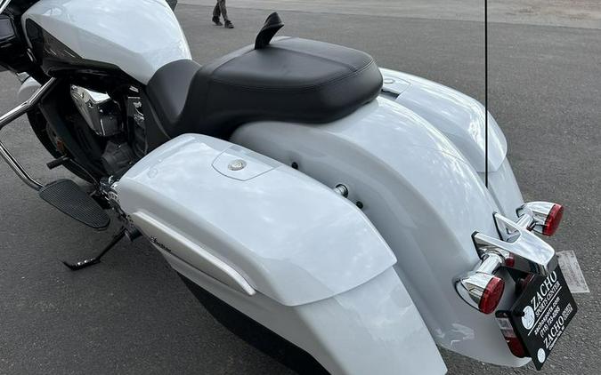 2024 Indian Motorcycle® Challenger® Limited Ghost White Metallic