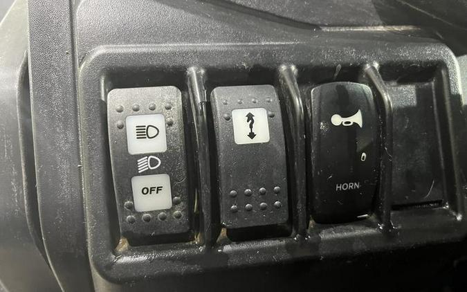 2023 Can-Am® Defender Limited HD10