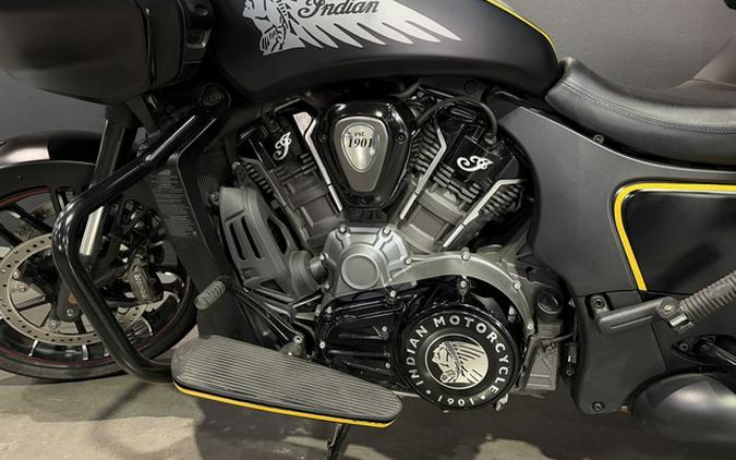 2020 Indian Challenger Dark Horse Thunder Black Smoke