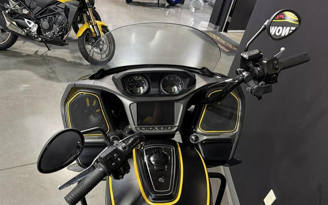 2020 Indian Challenger Dark Horse Thunder Black Smoke