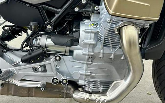 2023 Moto Guzzi V100 Mandello Aviazione Navale LE