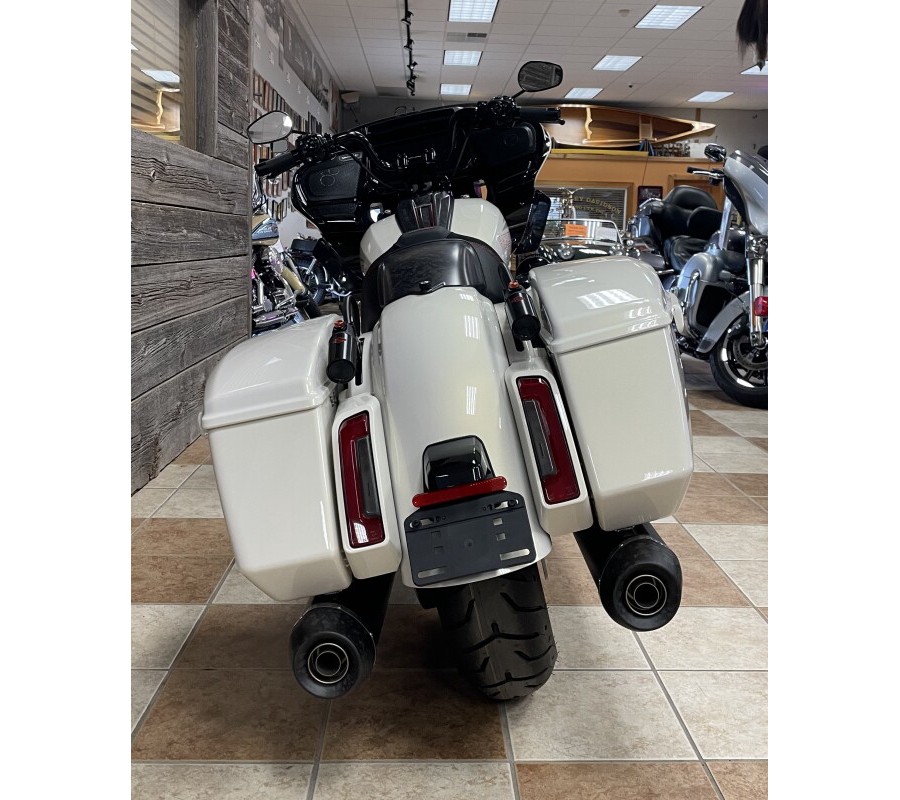 2024 Harley-Davidson CVO™ Road Glide® ST Golden White Pearl