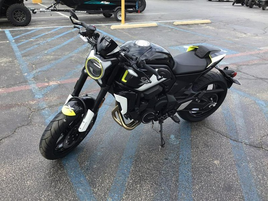 2024 CFMoto 700CL-X Sport