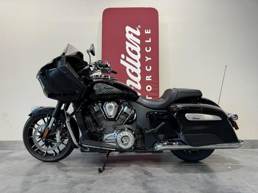 2022 Indian Motorcycle® Challenger® Limited Black Metallic