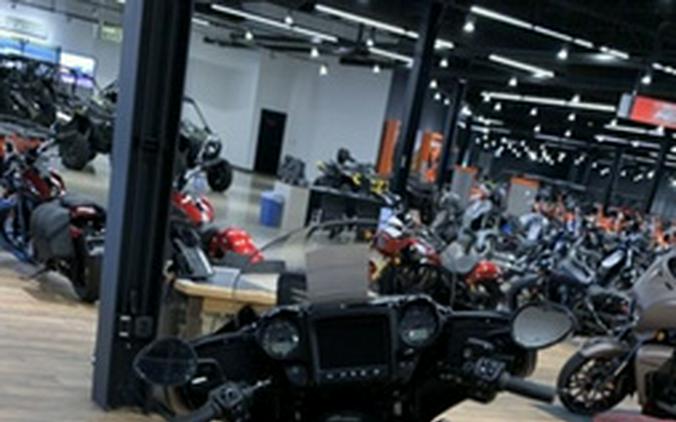 2025 Indian Roadmaster Dark Horse Black Smoke